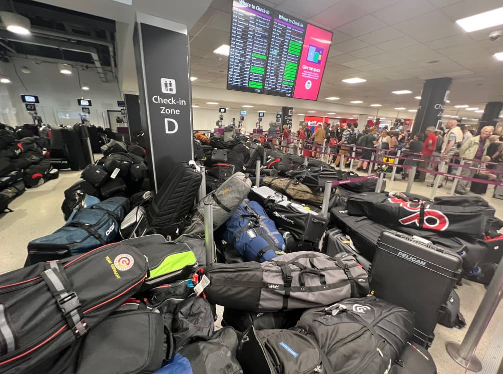 Pile up of lost golf clubs in airport